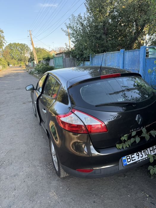 Рено меган 1,6 бензин . Обмін на бмв з моєю доплатою або вашою )