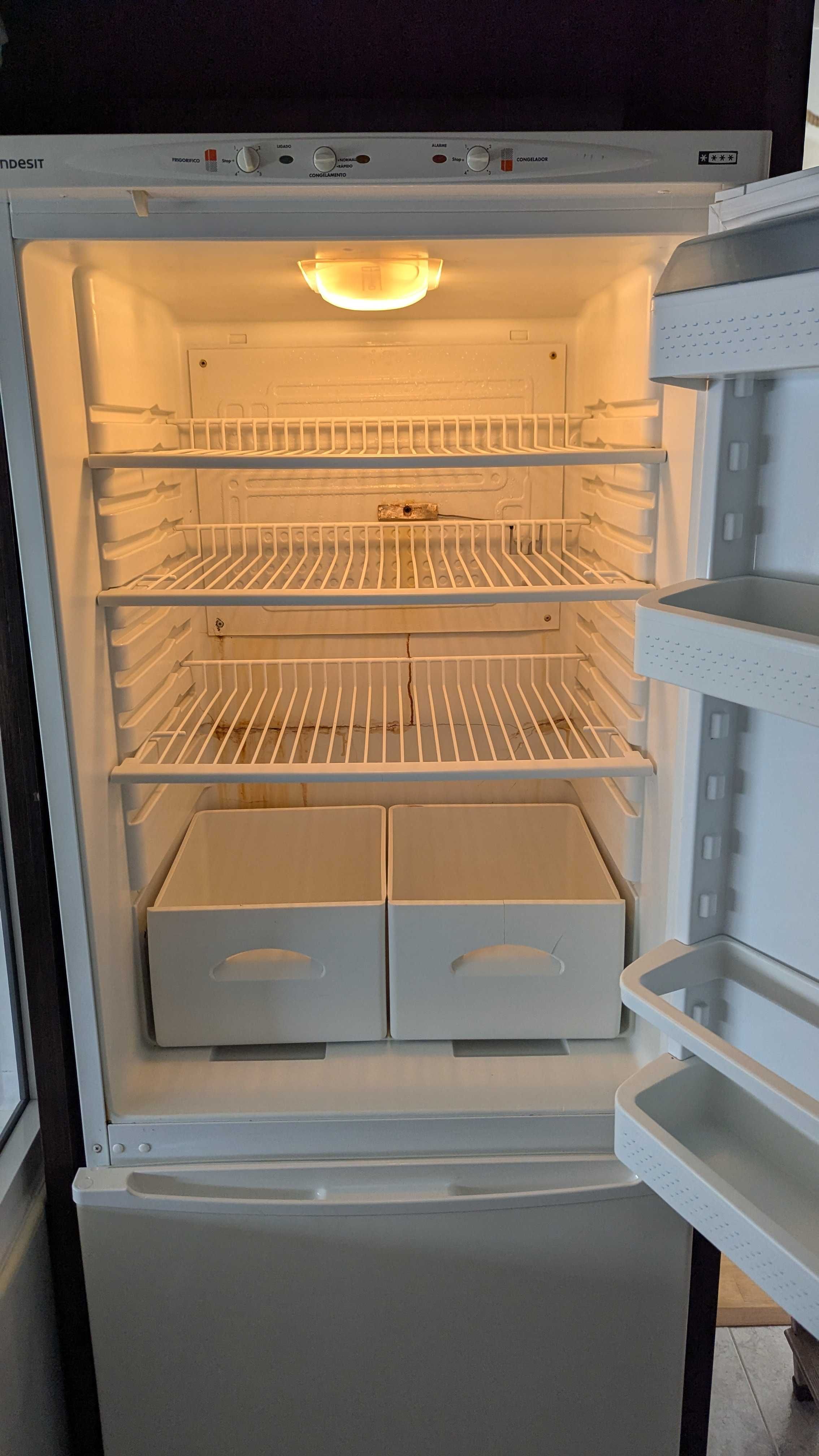 Frigorífico Indesit