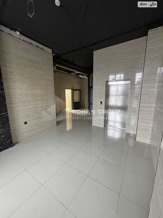 Продаж фасадного комерційного приміщення 268,5 м² | 2–3 поверхи |