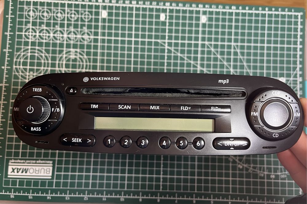 Оригінальна CD/MP3 магнітола Volkswagen New Beetle