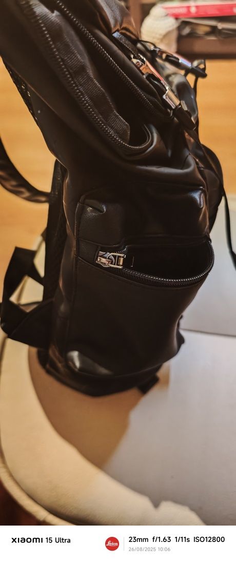Mochila semi nova
