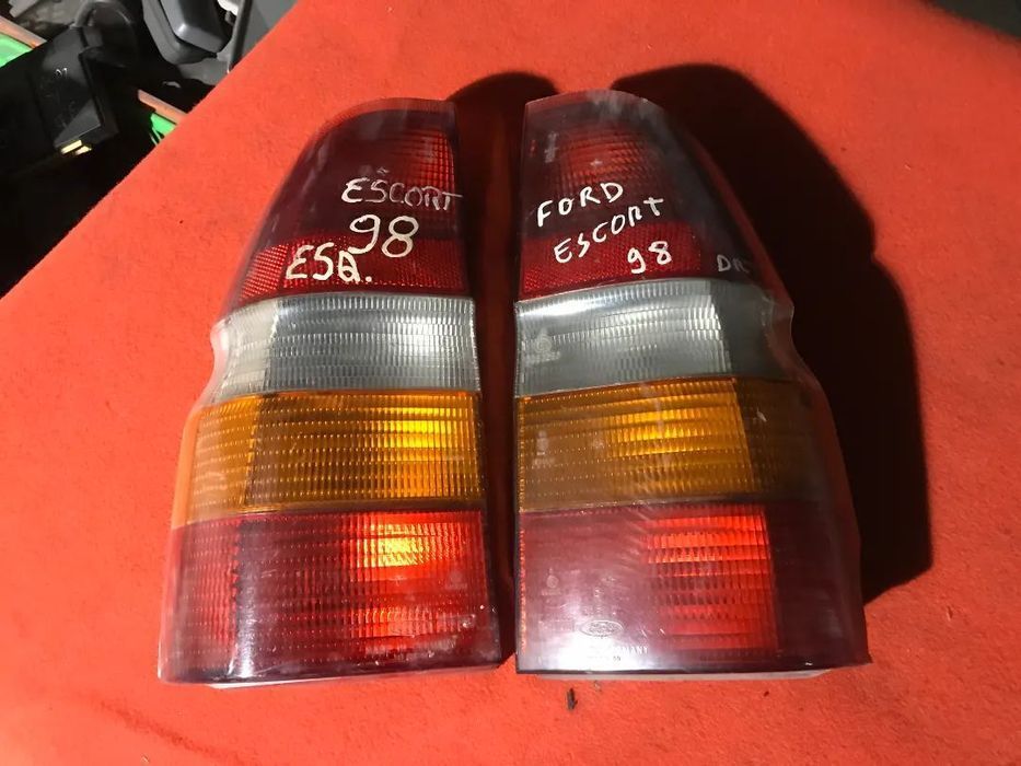 FAROLIM TRASEIRO FORD ESCORT SW / BREAK