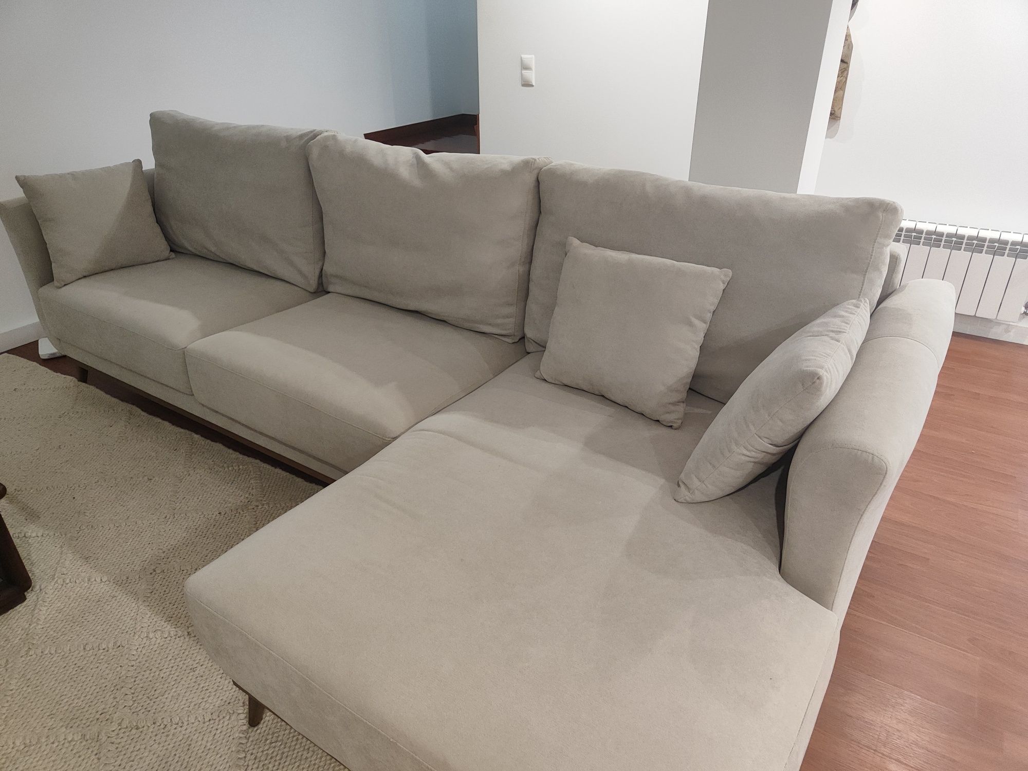 Sofá com Chaise JOM PORTIMÃO