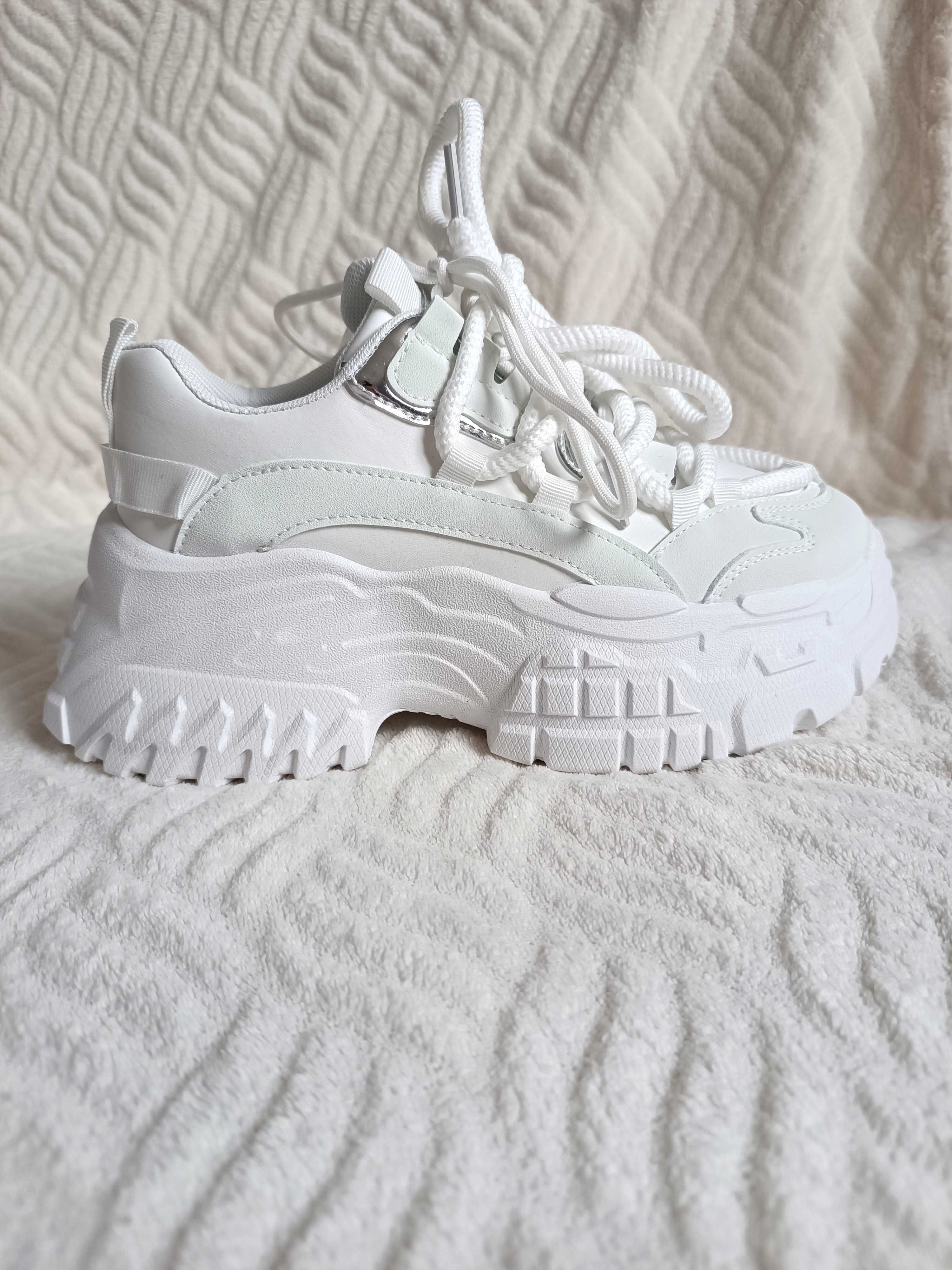 Nowe białe sneakersy wysoka platforma podwójne sznurówki cosmic shoes