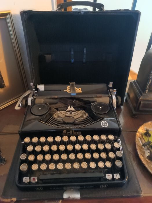 Maszyna do pisania ERIKA M oryginalna drewniana torba