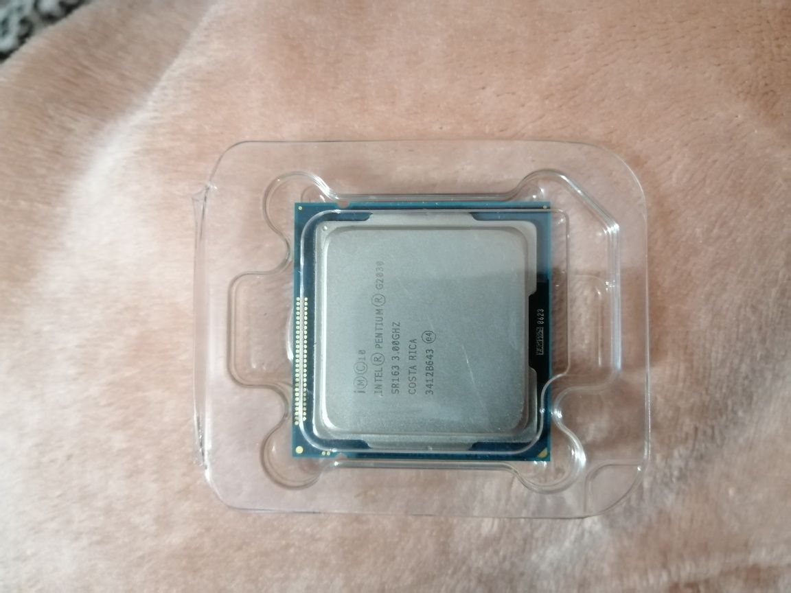 Продаю процесор Intel