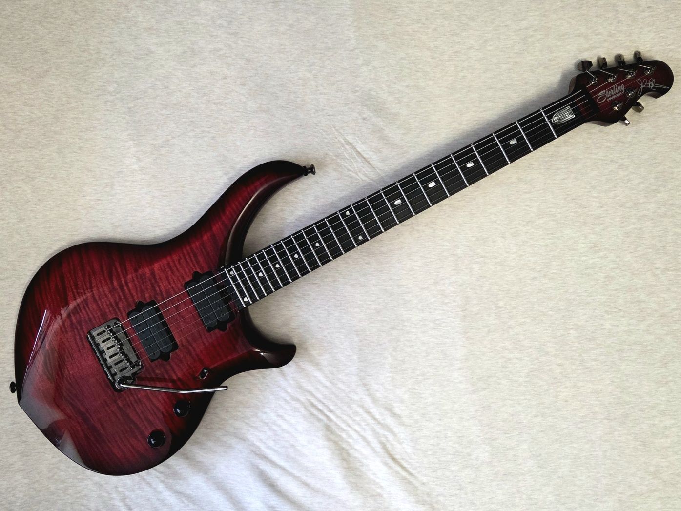 Sterling Maj 200 gitara elektryczna po solidnym dopieszczeniu Majesty
