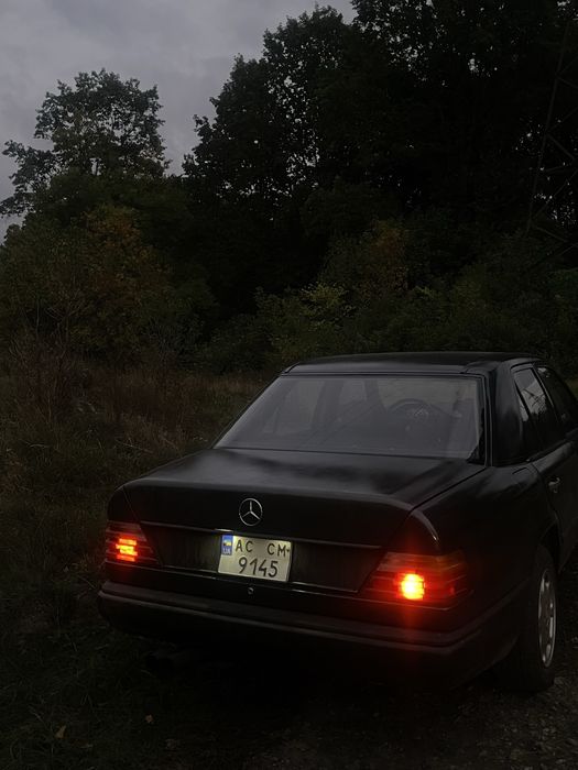 Mercedes-Benz W124 260E