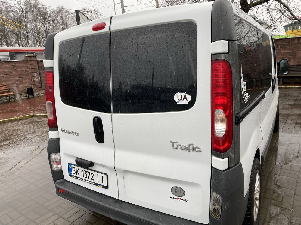 Renault trafiс пасажир