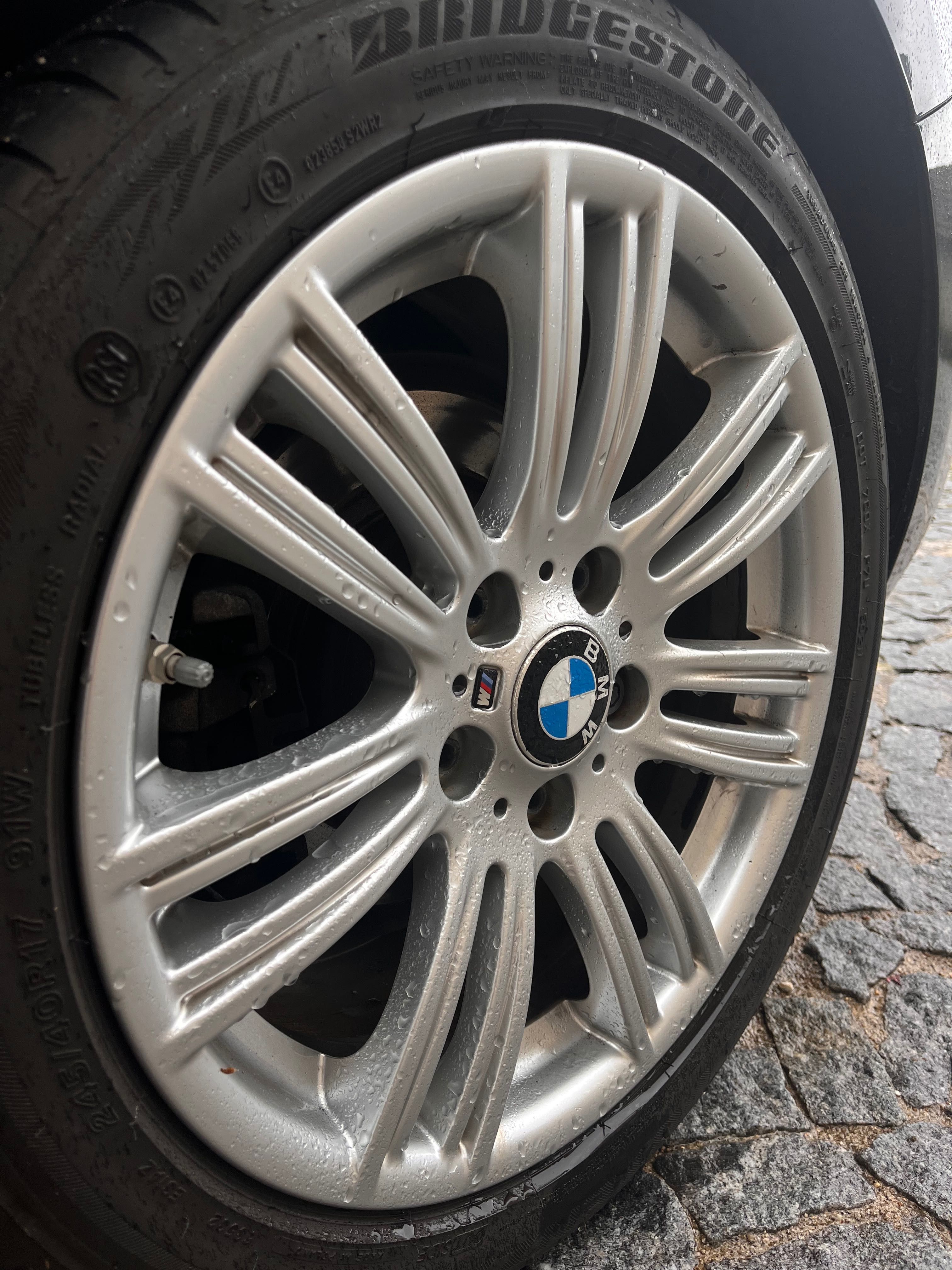 4 Jantes BMW 17 / Originais com pneus em bom estado
