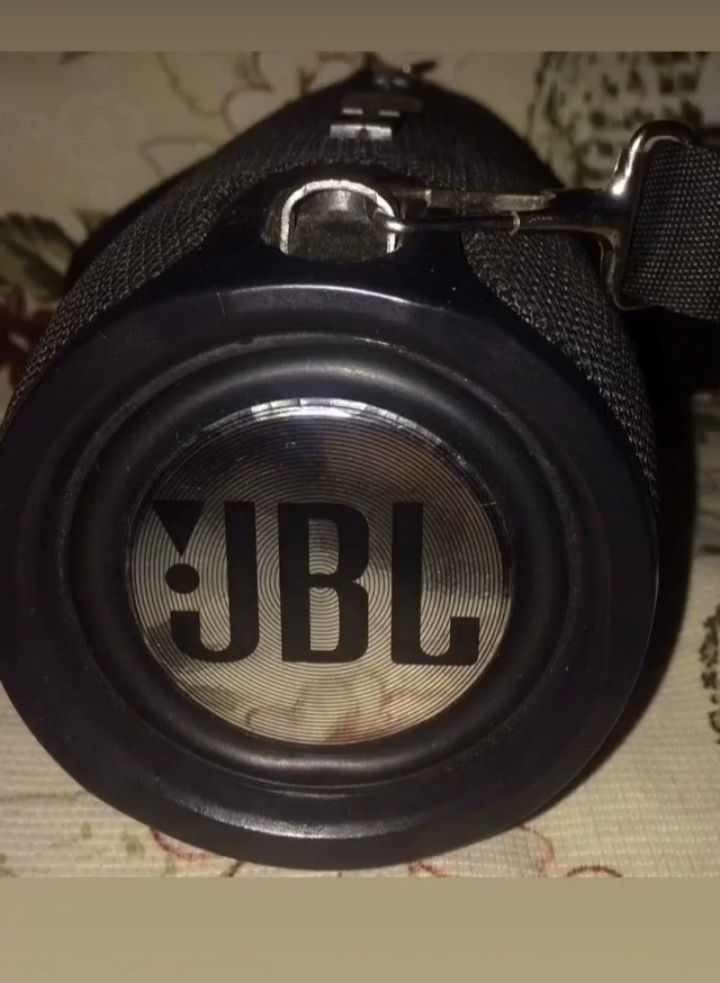 Продам Колонки  JBL