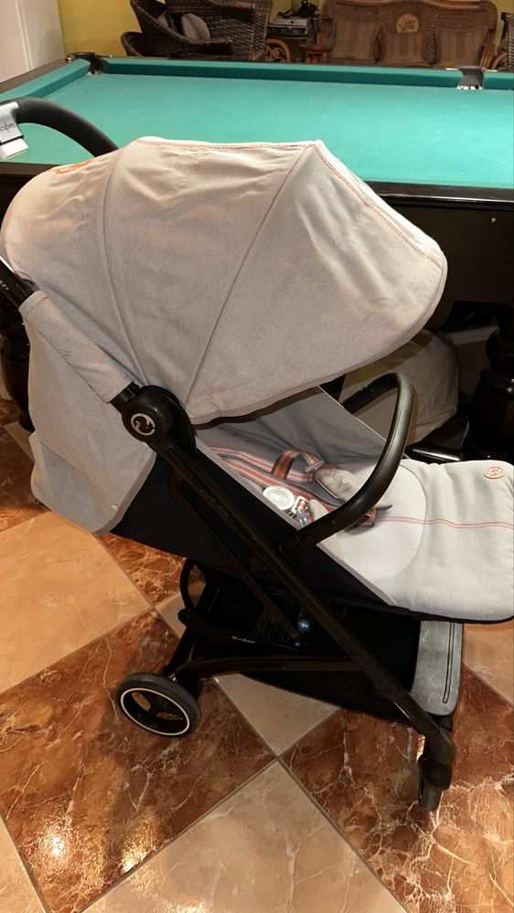 Прогулянковий візок Cybex Beezy
