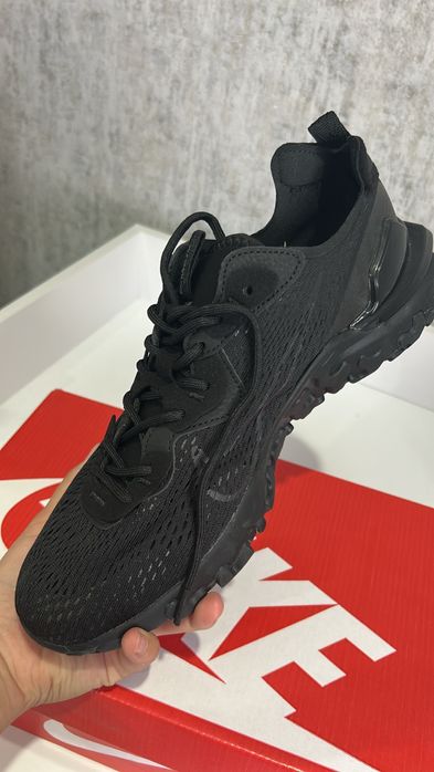 Чоловічі кроссівки Nike