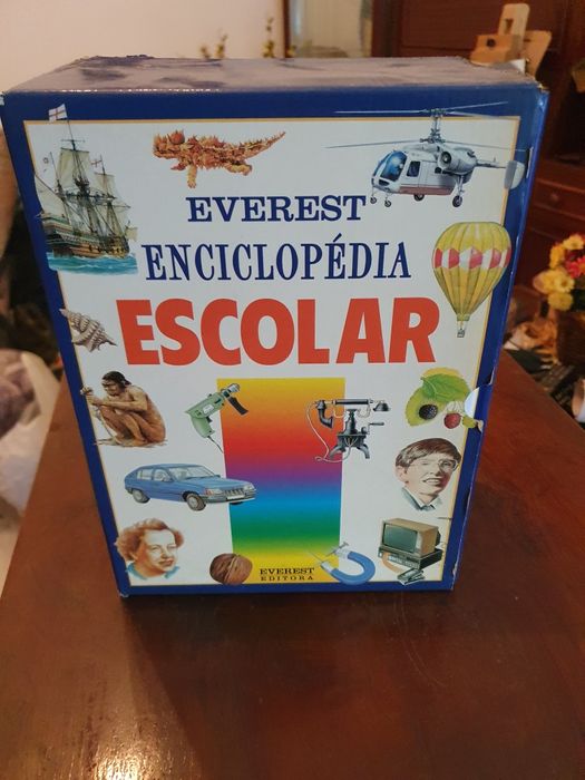 Enciclopédias EVEREST vintage.