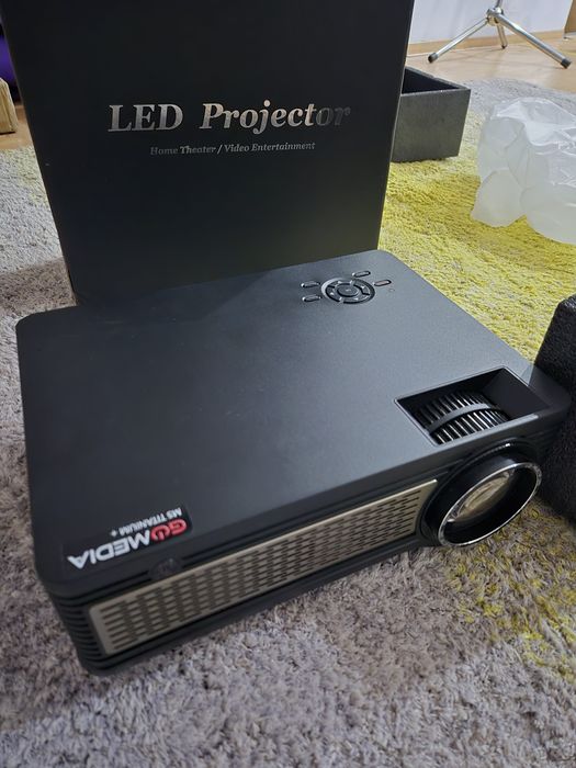 Projektor rzutnik GoMEDIA M5 TITANIUM WIFI Android