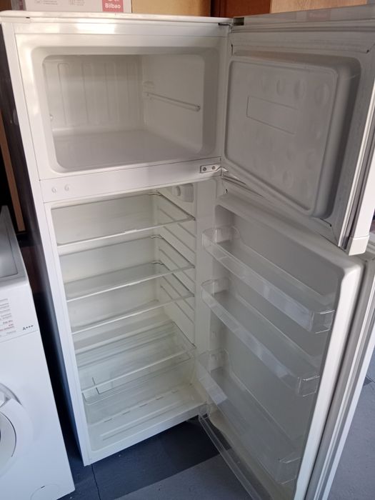 Lodówka w bardzo dobrym stanie