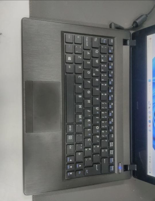 Portátil Insys 12" Windows 11 Pro e SDD