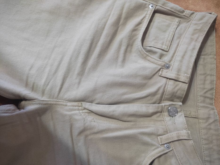 Жіночі джинси бежеві