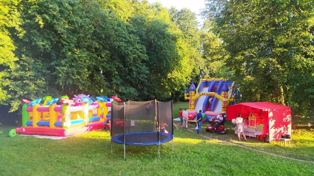 Дитячі атракціони Надувна гірка Батут солодка вата попкорн оренда