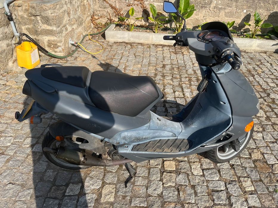 Aprilia-SR 50cc.