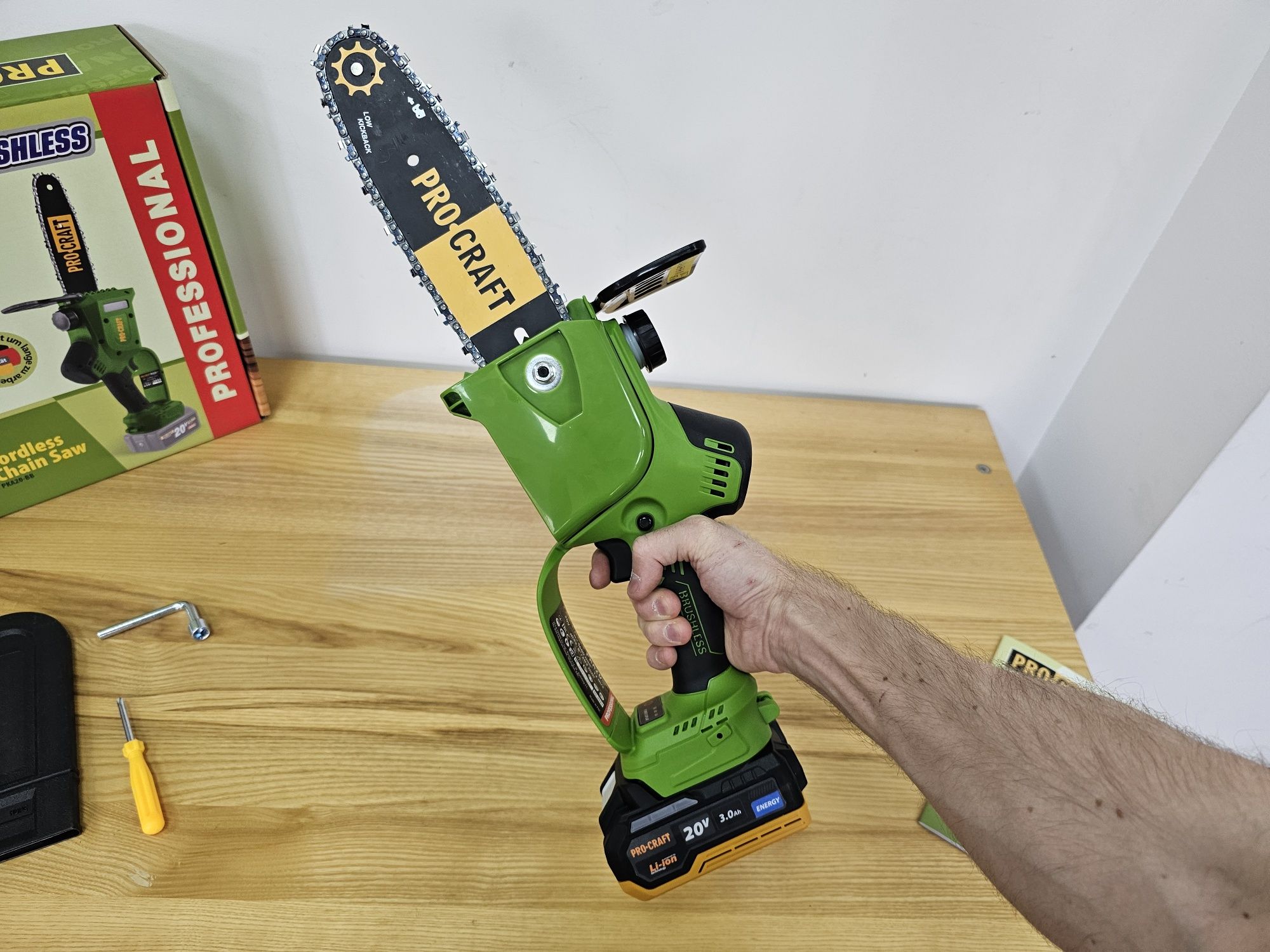 Мини Пила Procraft PKA20 Подача Масла Бесщеточный двиг.