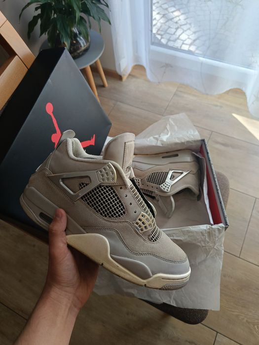 Jordan 4 frozen moments