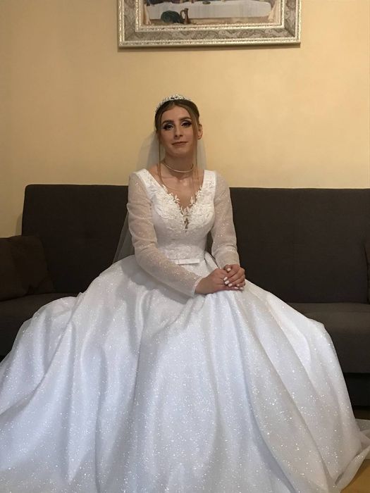 Продам весільну сукню