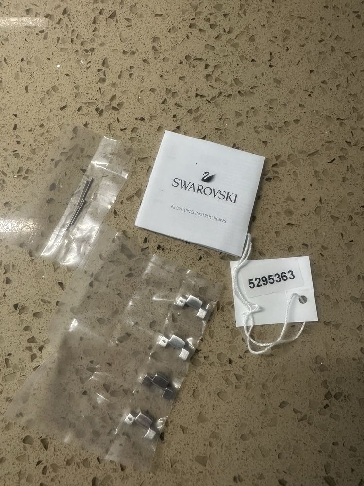Годинник Swarovski