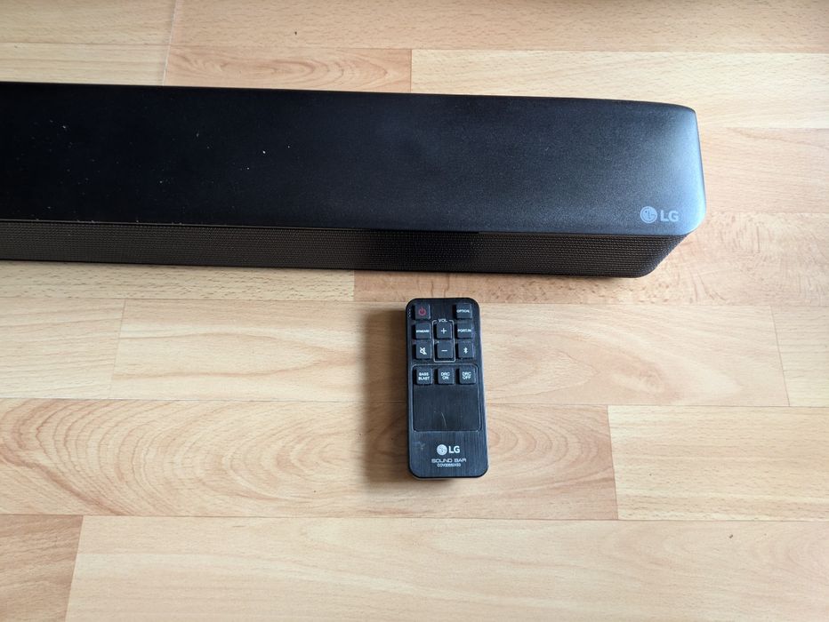 Soundbar LG SK1 z basem