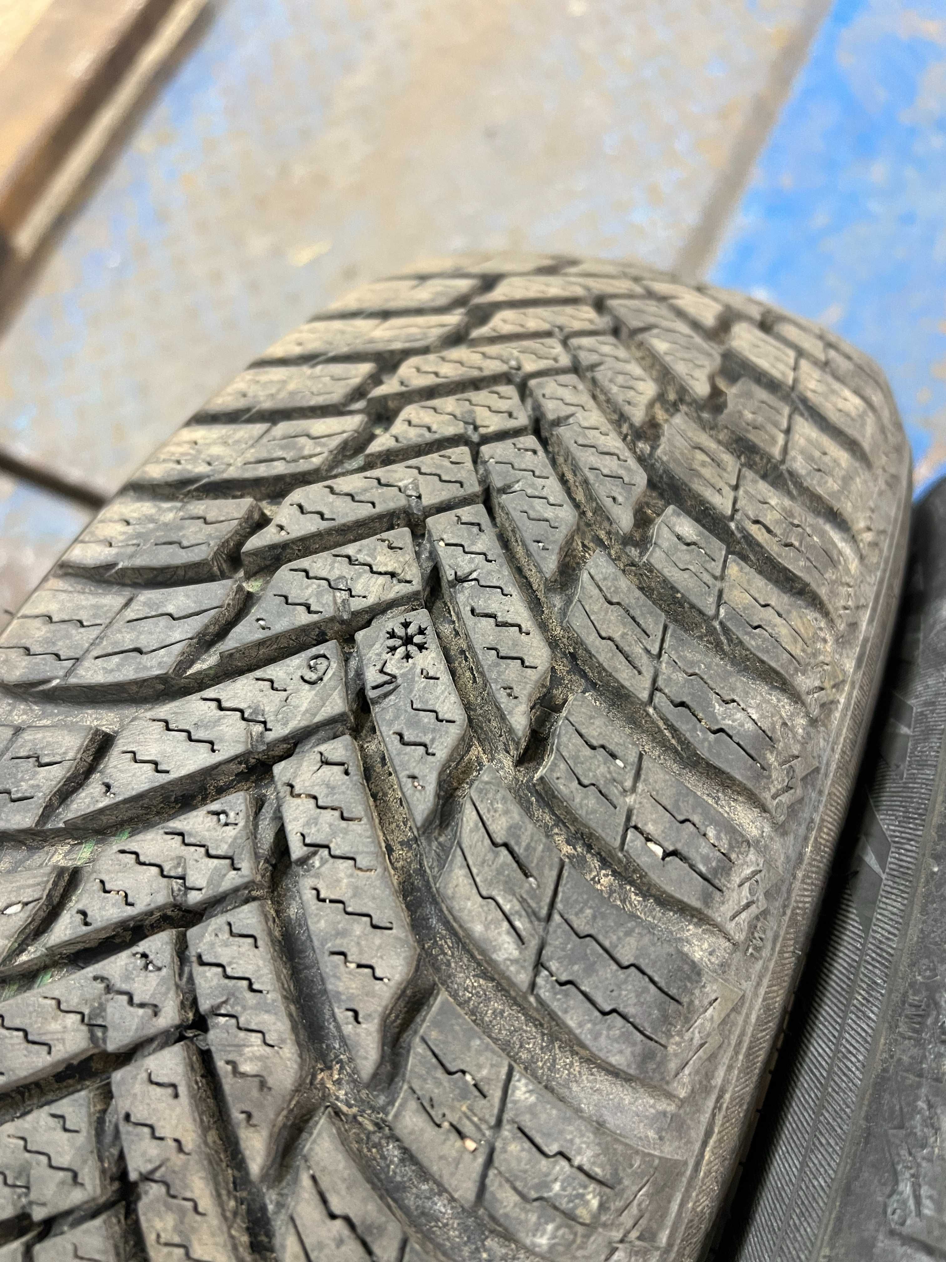 155/70r13 nokian opony zimowe 2 szt bieznik 6,5 mm stan bdb