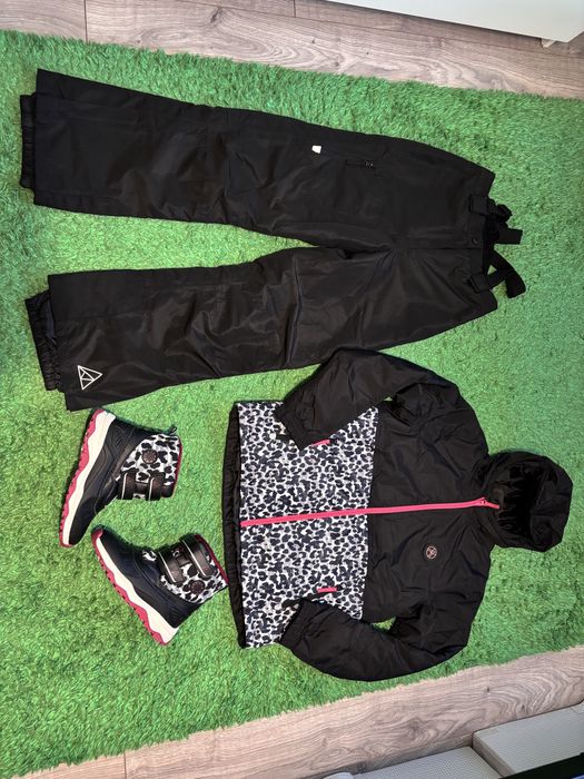 Komplet kurtka narciarska, spodnie, czapka i buty Crivit