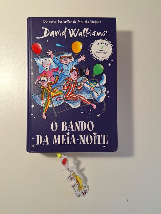 O Bando da Meia Noite, capa dura com marcador de página