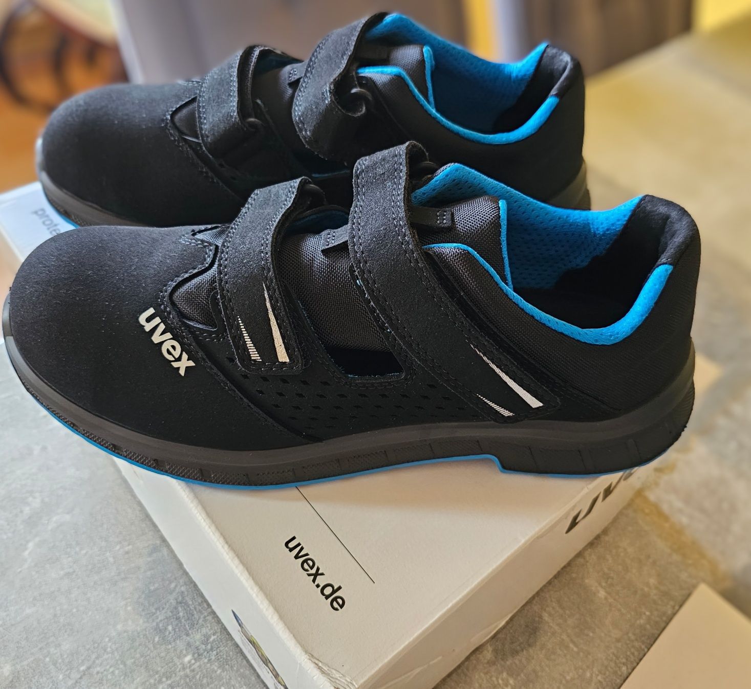 Buty robocze Uvex z noskiem 43