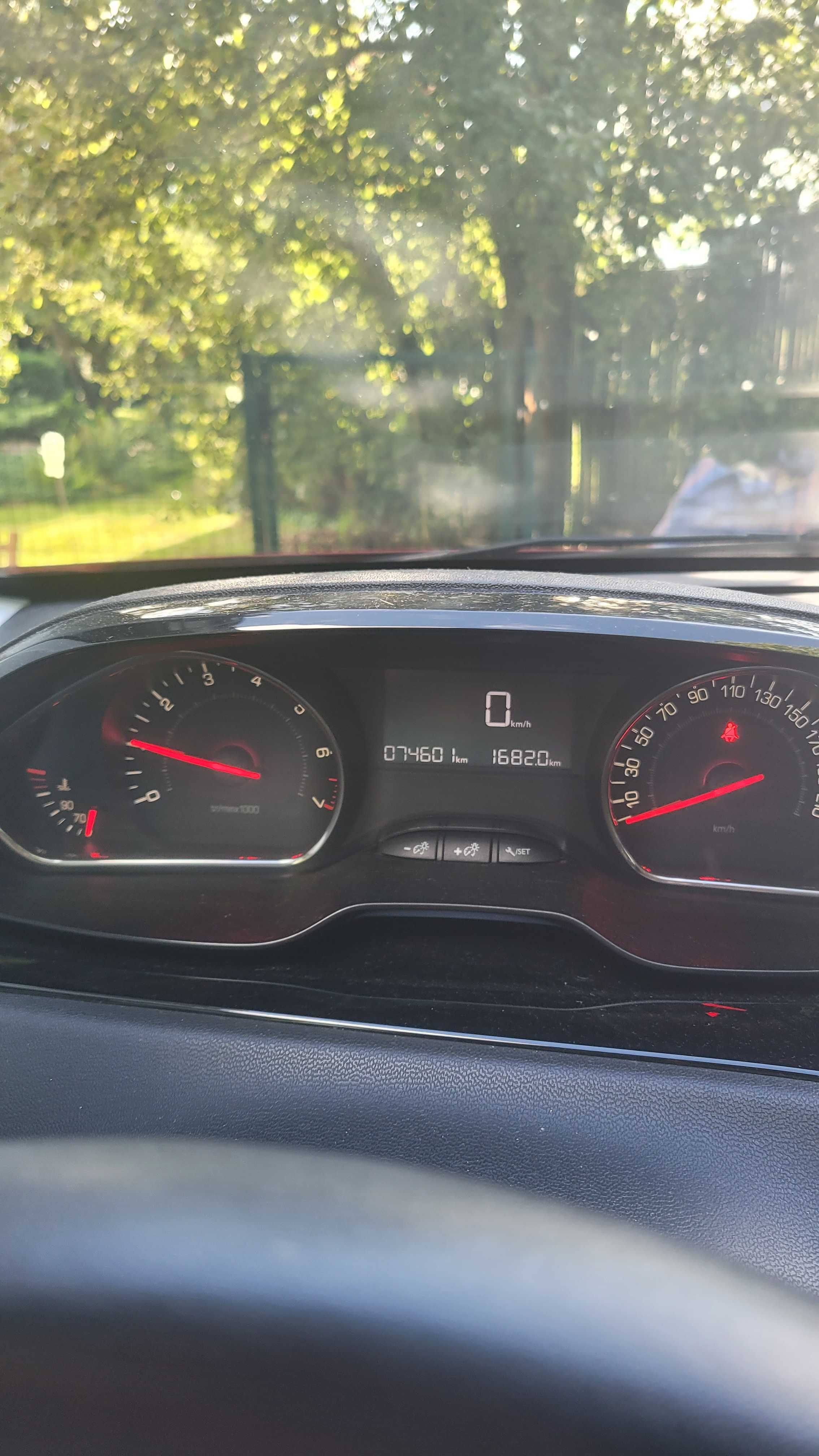 Okazja!  Peugeocie 208 1.2 PureTech z 2015 w bardzo dobrym stanie