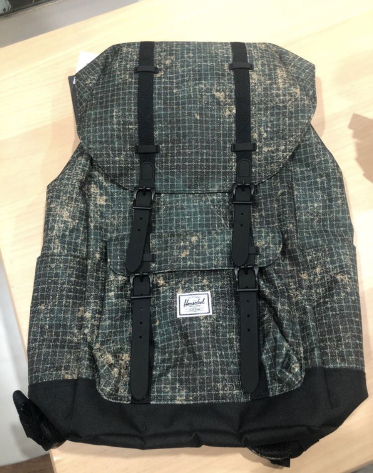 Vendo Mochila Herschel Forrest Grid Verde e Preta