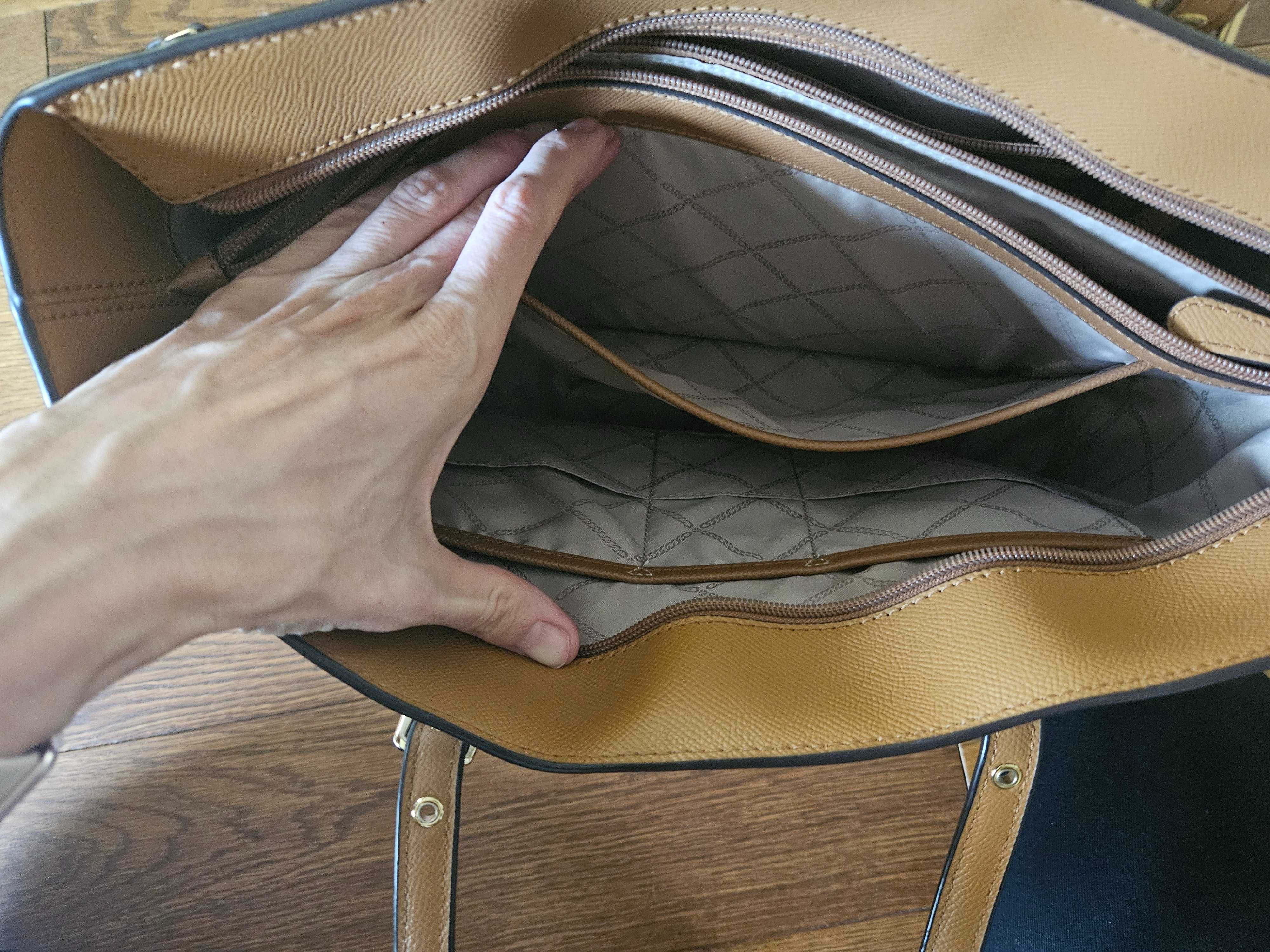 Brązowo biała torebka Michael Kors oryginalna, na ramię Voyager