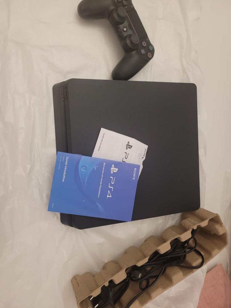 Konsola PS4 Slim Cuh-2216a
