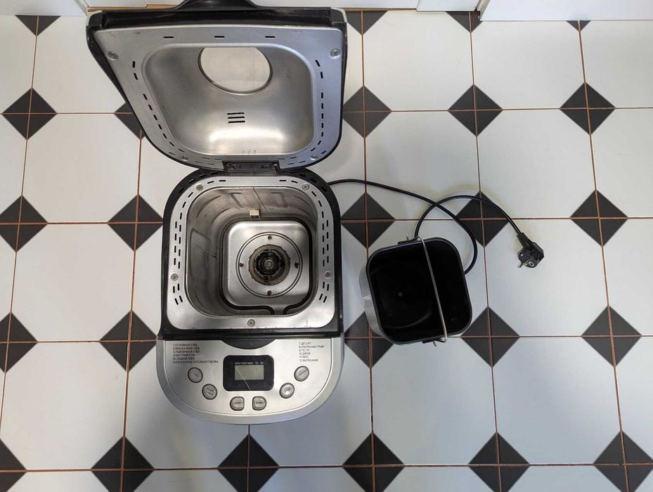 Хлібопіч Saturn ST-EC7774 на запчастини