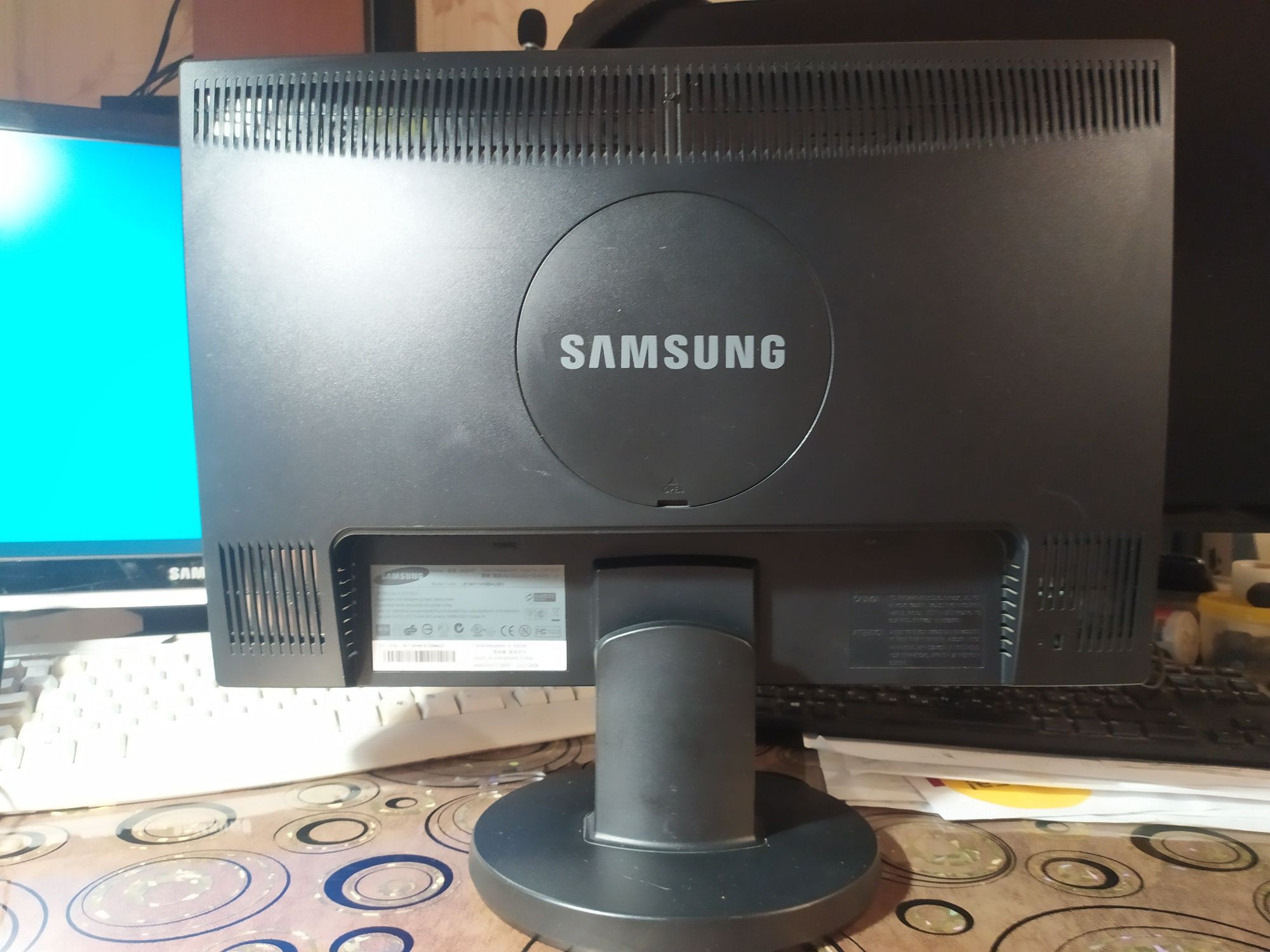 Монитор Samsung NW943 19"