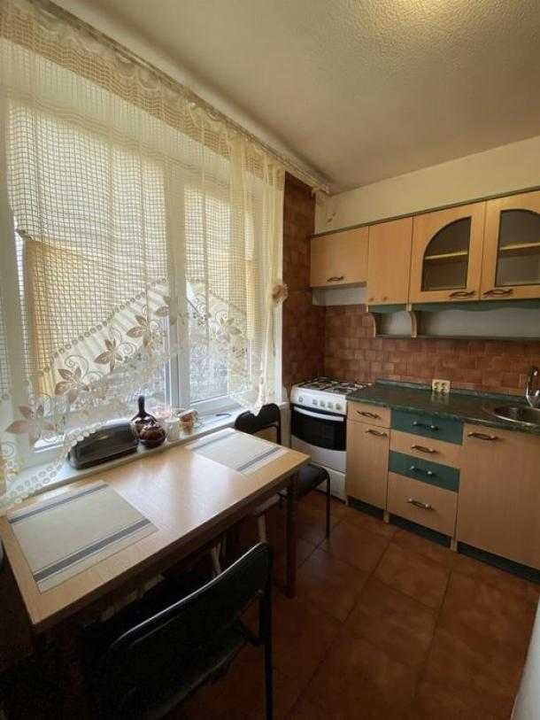 Продается 1 ком кв  5/9, пр Юбилейный