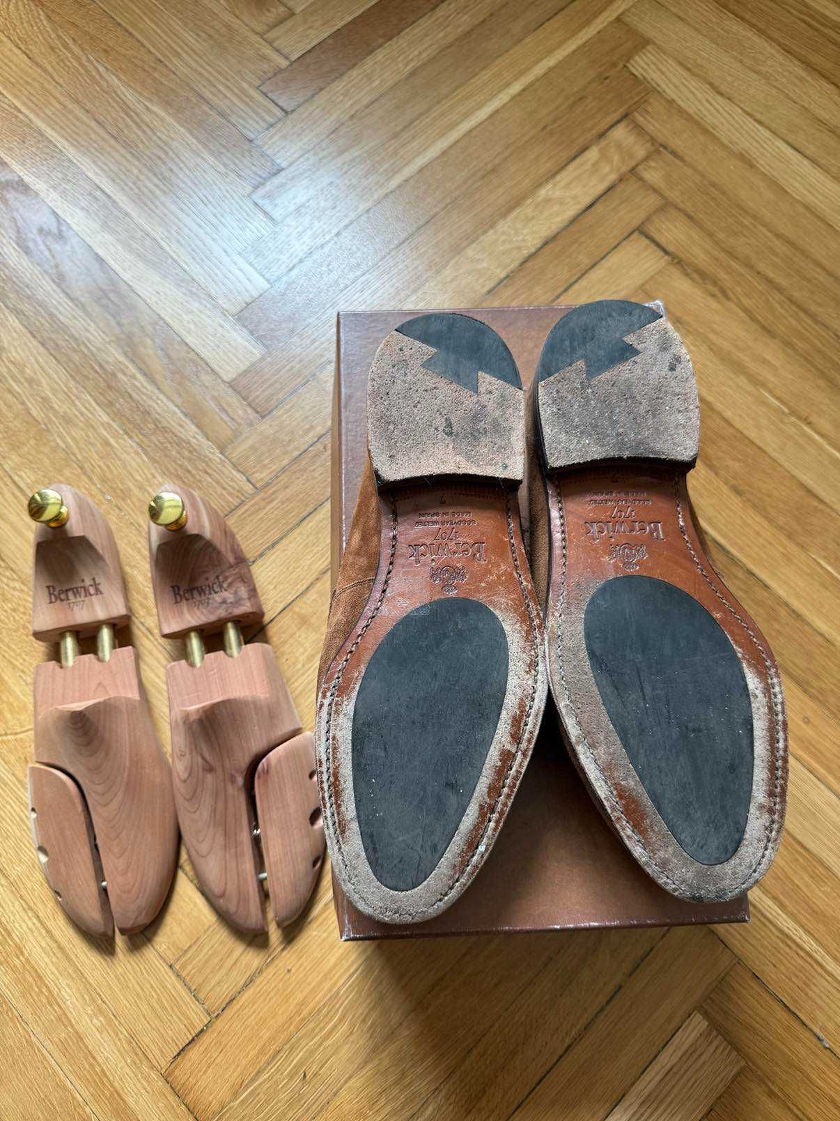 Loafersy marki Berwick 1707 r. r.7 wraz z prawidłami
