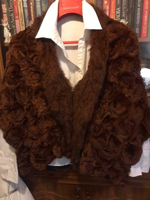 Жилет из натурального окрашенного  меха кролика рекс, размер М