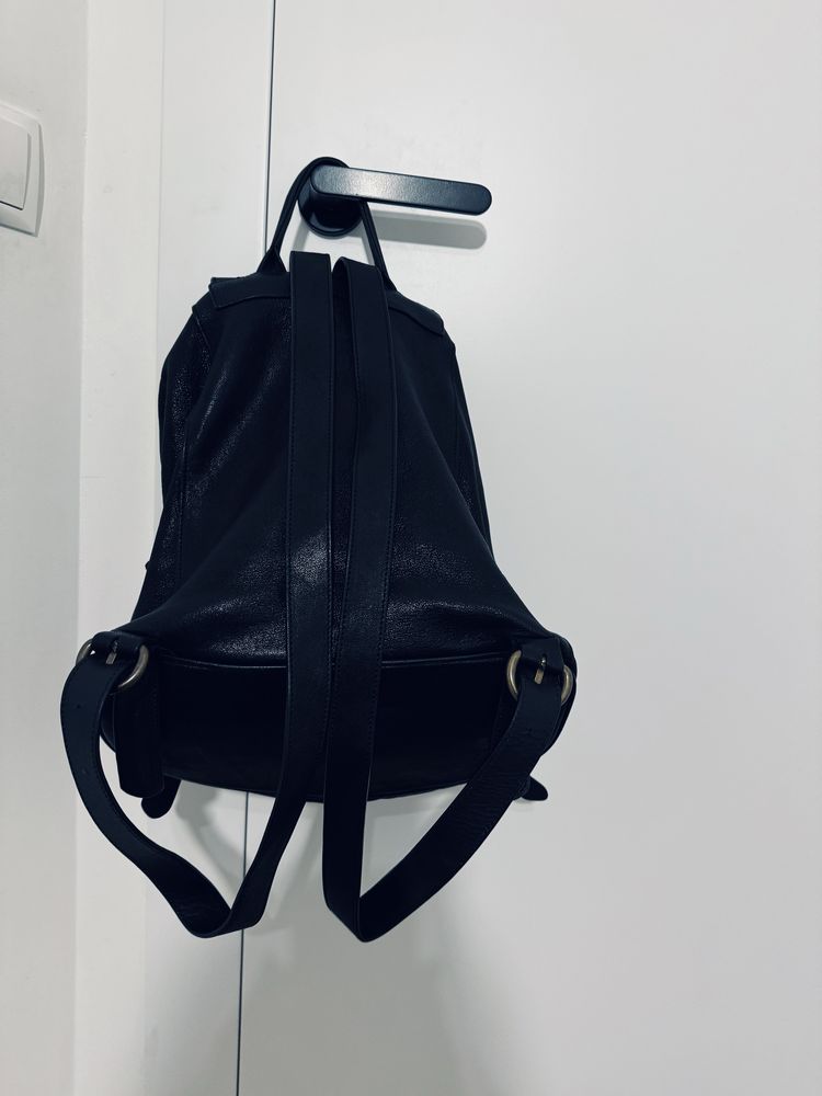 Skórzany plecak Massimo Dutti czarny damski