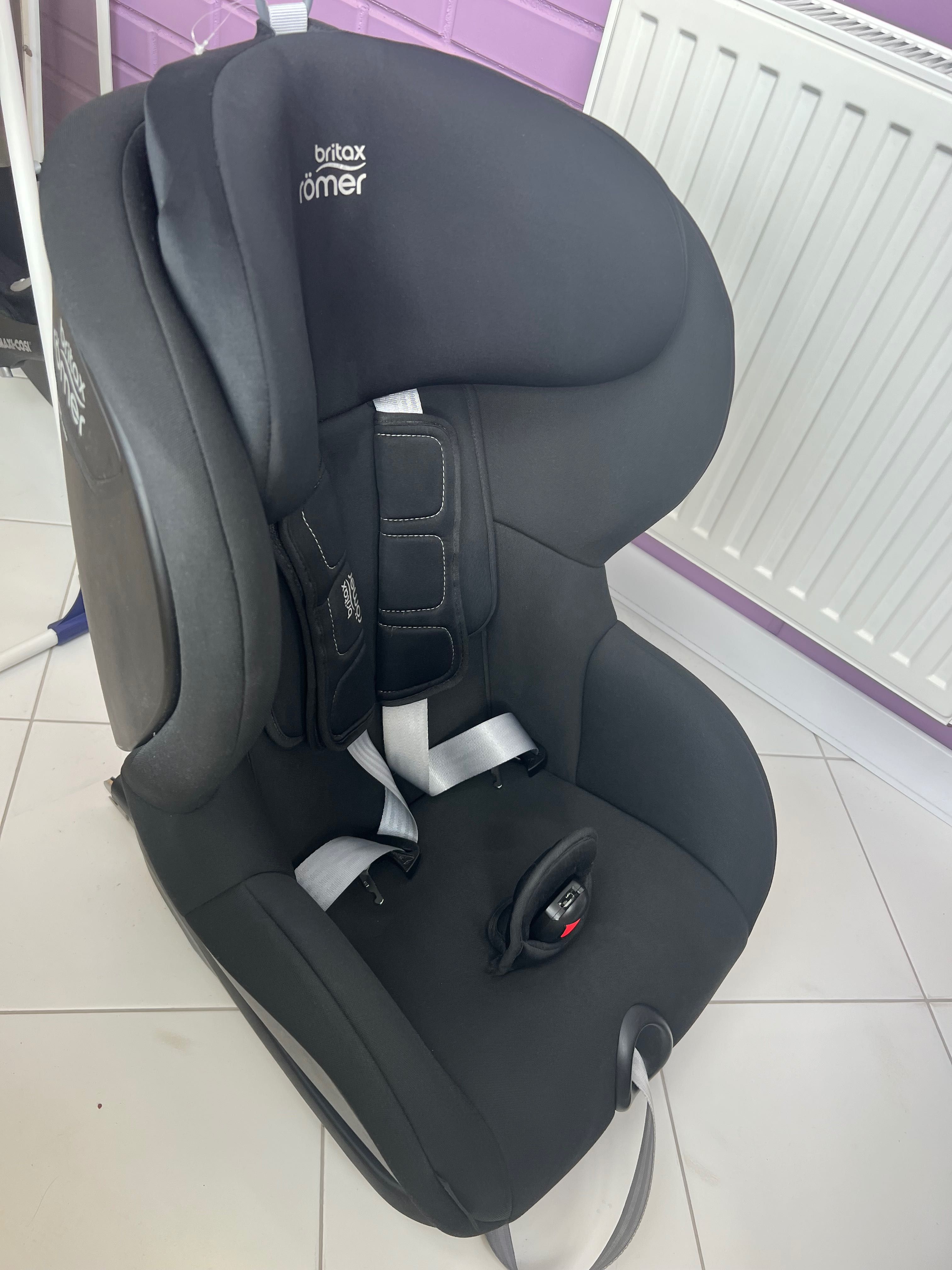 Автокрісло Britax Römer TRIFIX2 i-SIZE