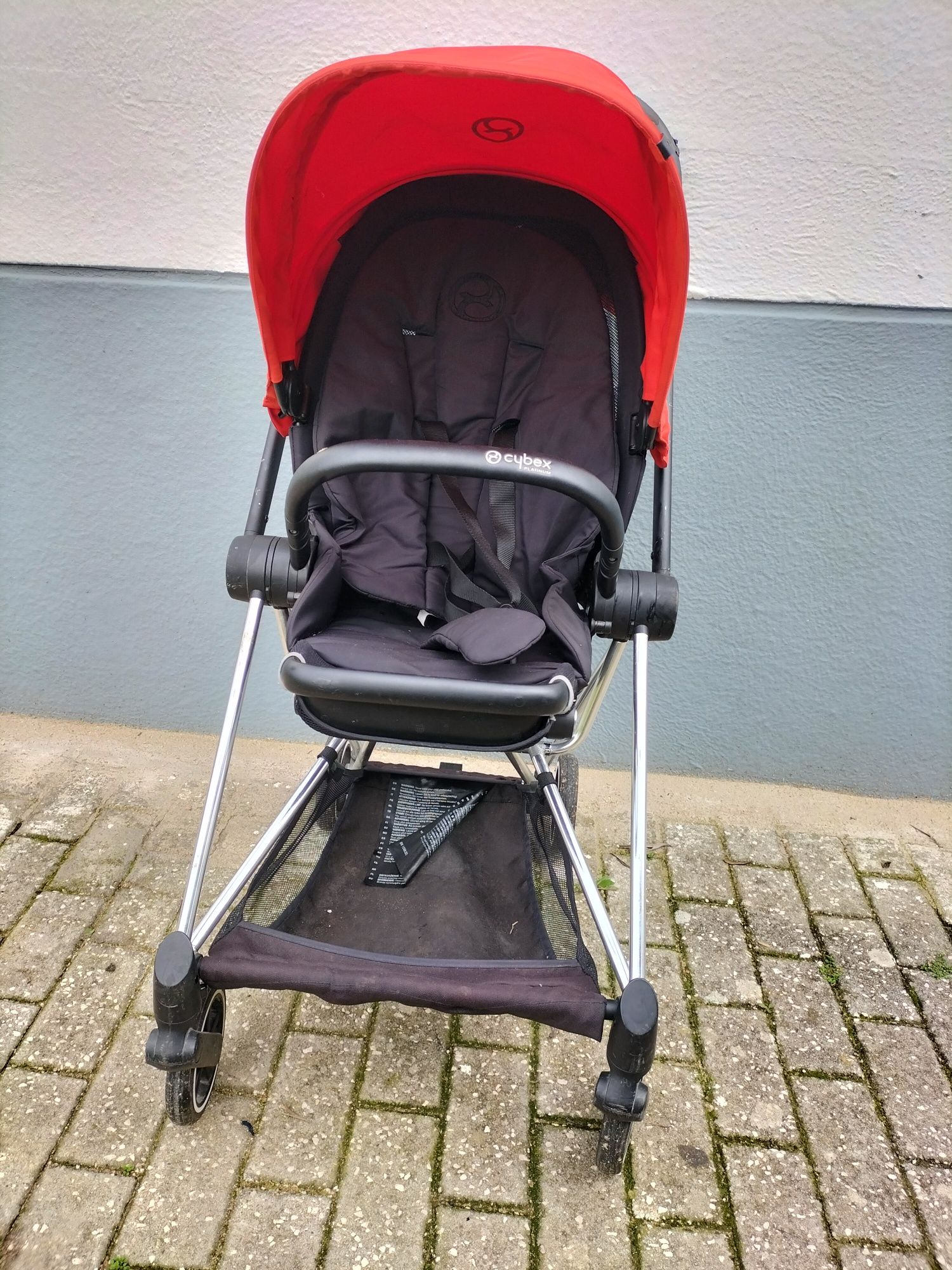 Vendo carrinho de bebé
