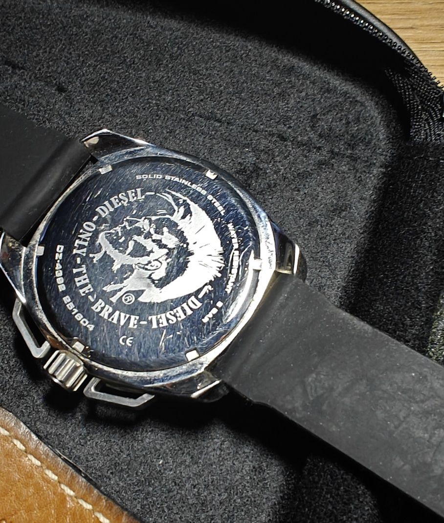 Sprzedam zegarki fossil, diesel, casio. W dobrym stanie.