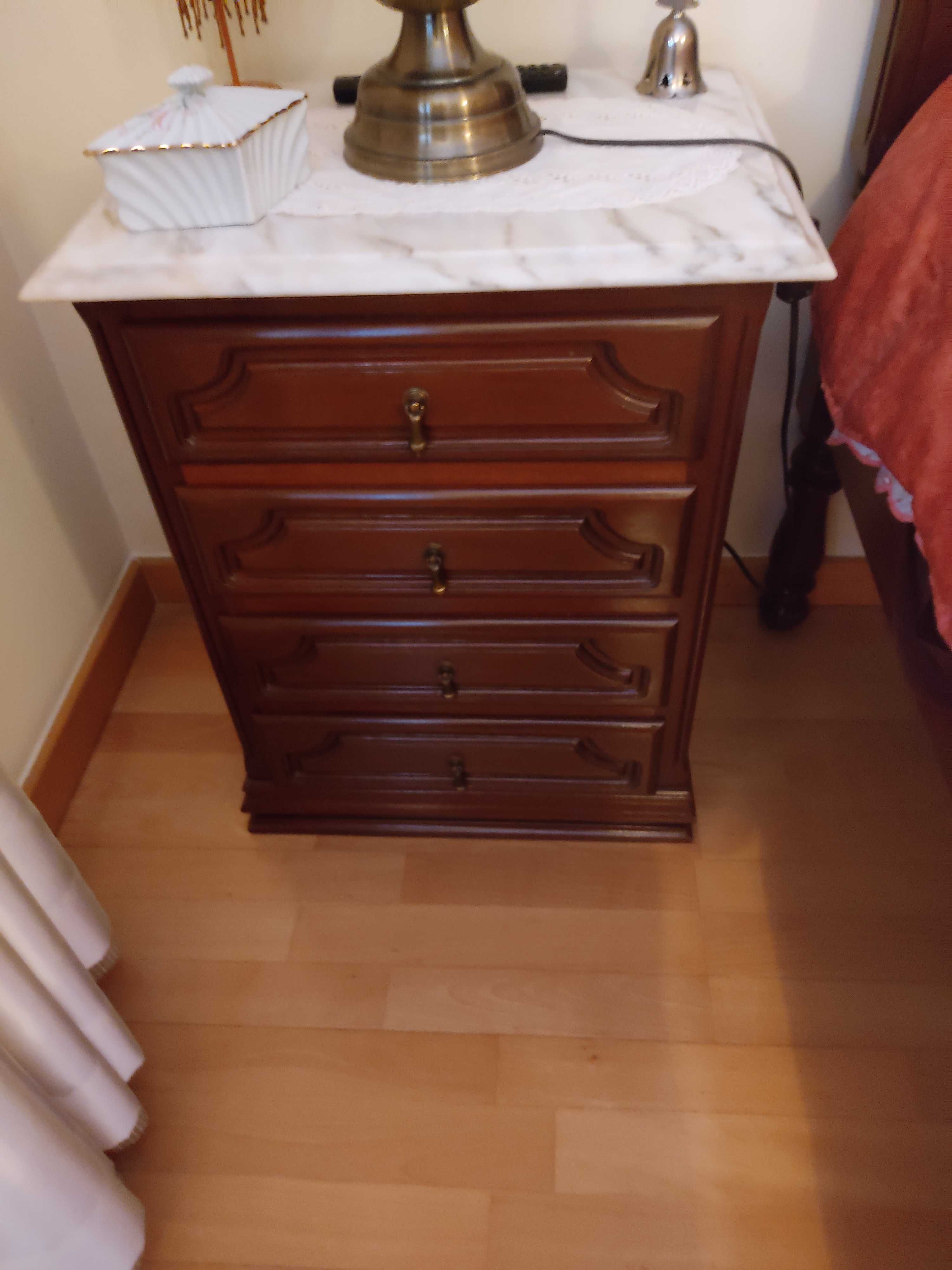 Mobília de Quarto em Mogno - Baixa de Preço