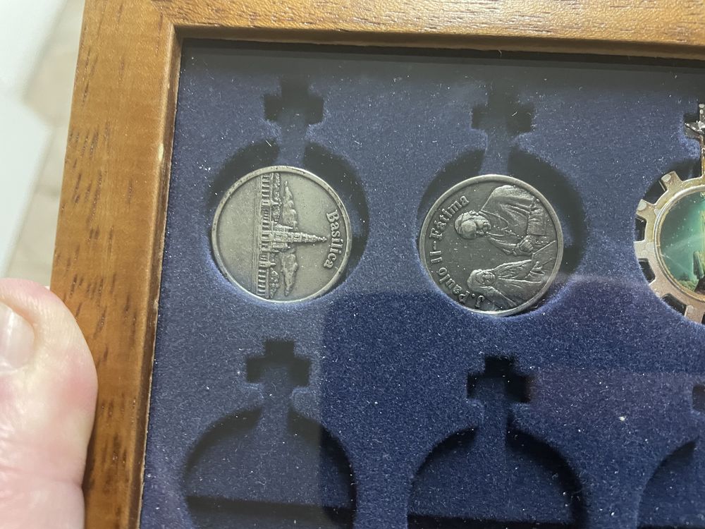 Moldura com pequenas medalhas