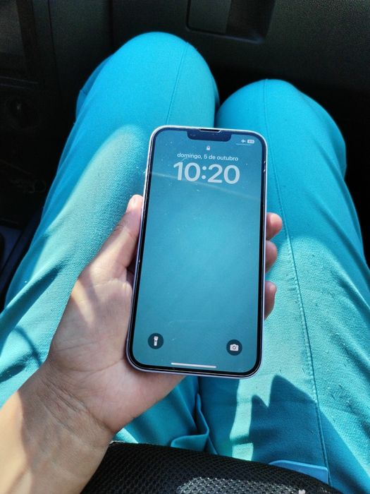 Apple iPhone 14 - 128GB - Roxo
