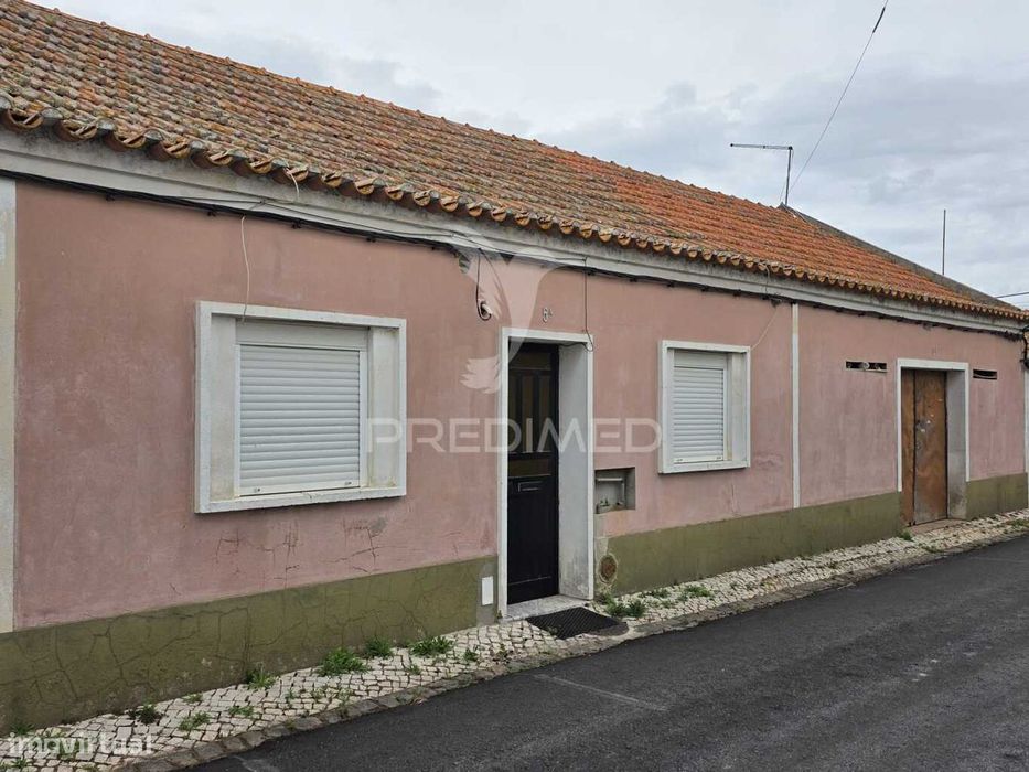 Moradia T4 para Remodelar – Excelente Investimento!